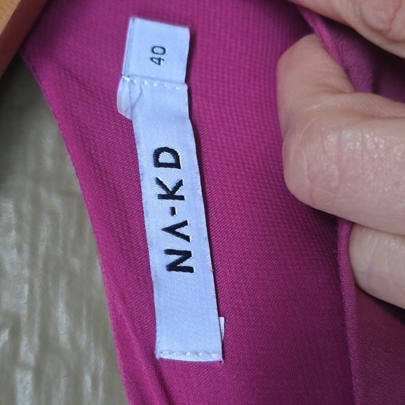 NA-KD Dark Mauve Pink Frill Crepe Cold Shoulder Dress 40 - Picture 6 of 10